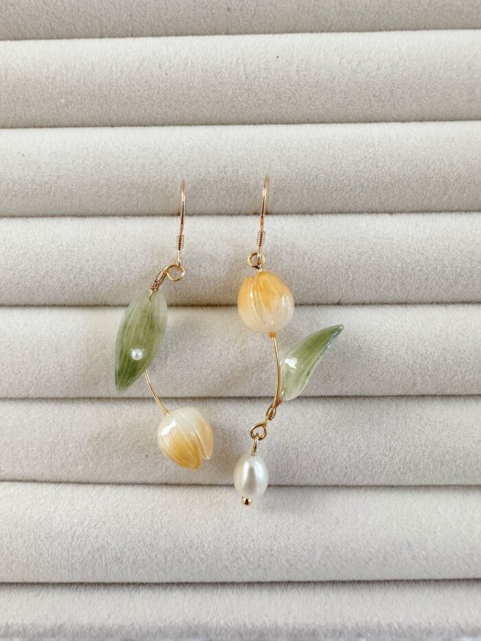 Handmade Resin Tulip Pearl Earrings - Image 6