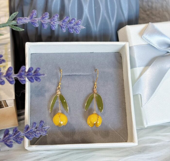 Handmade Resin Elegant Tulip Drop Earrings - Image 5