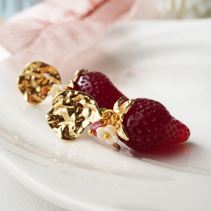 Baroque Strawberry Drop Earrings:Resin Vintage Fruit Jewelry - Image 2